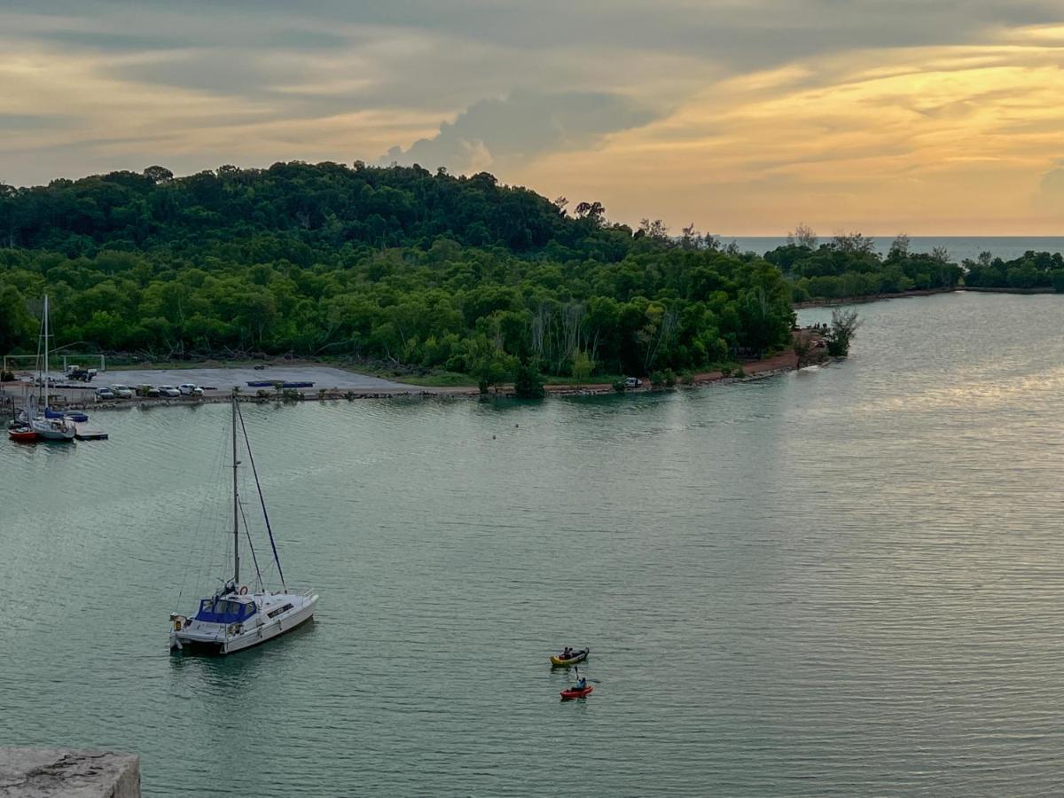 Bayview Suites Port Dickson By Maison Екстериор снимка